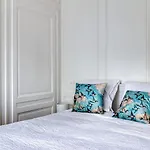Blue Bird Avec Place De Parking ! * Rouen