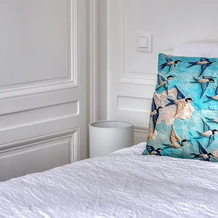 Blue Bird Avec Place De Parking ! Rouen