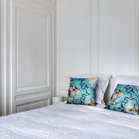 Blue Bird Avec Place De Parking ! * Rouen