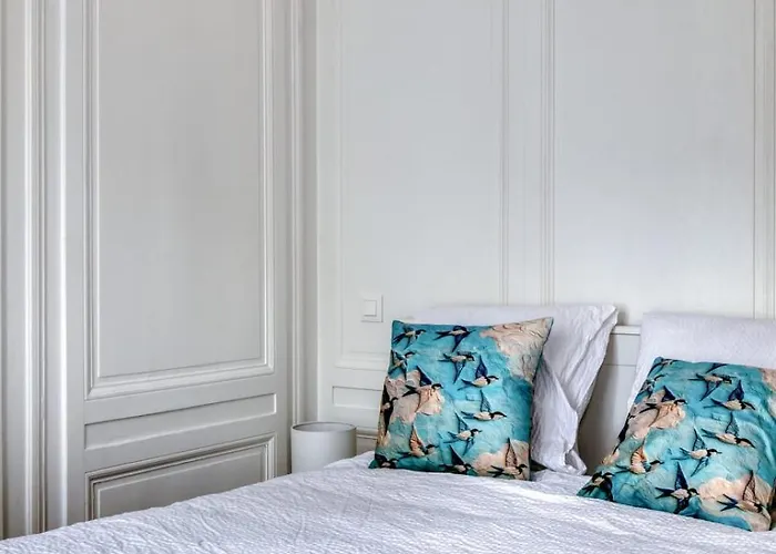 Blue Bird Avec Place De Parking ! * Rouen